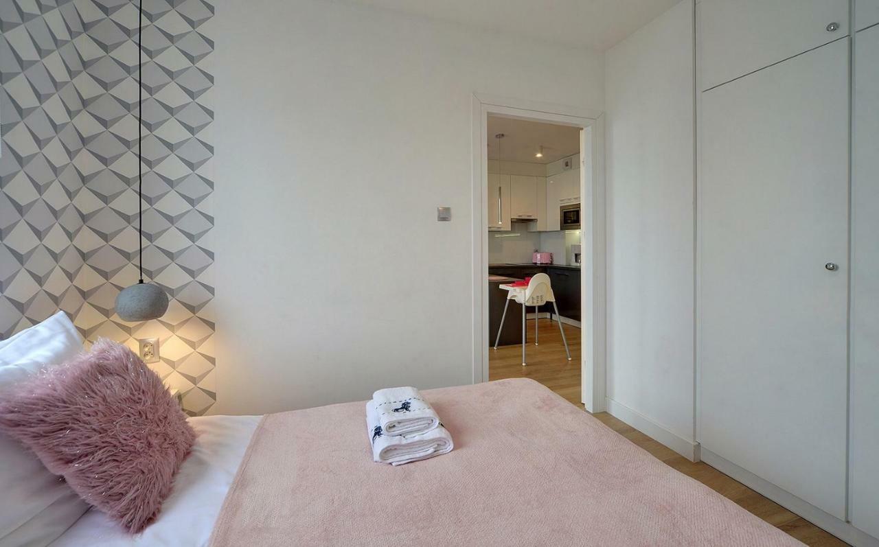 Pink Apartment Lesne Tarasy Dziwnowek Luaran gambar