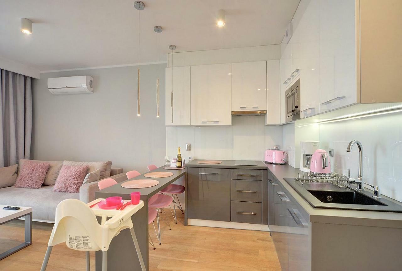 Pink Apartment Lesne Tarasy Dziwnowek Luaran gambar